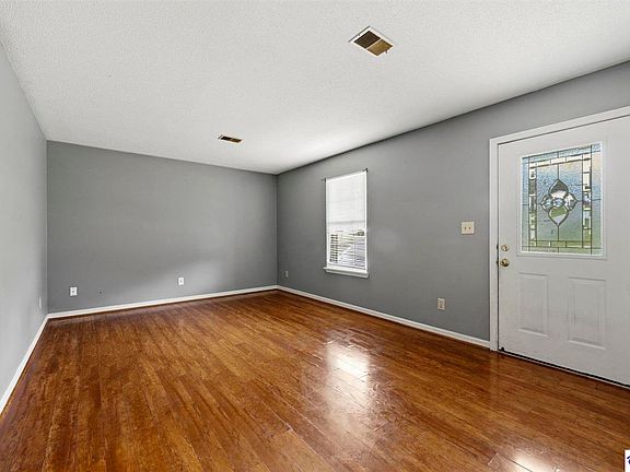 5th image of 918 Austin Dr