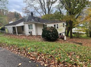 301 Westview St, Narrows, VA 24124