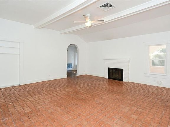5th image of 2436 Ixora Ave