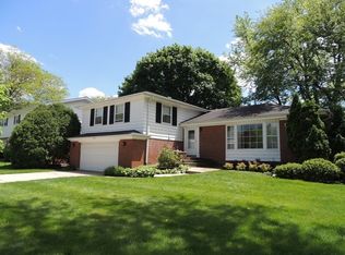 3107 Melrose Ct, Wilmette, IL 60091