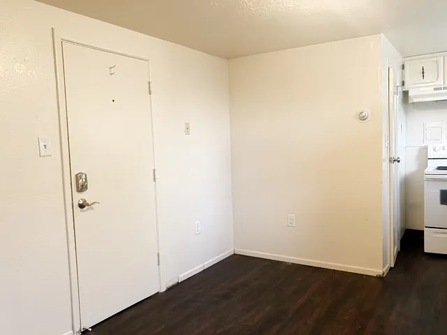 1335 Hyder St — Photo 22