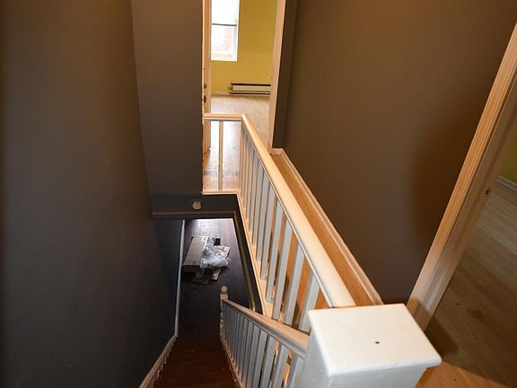 5th image of 423 Cantrell St