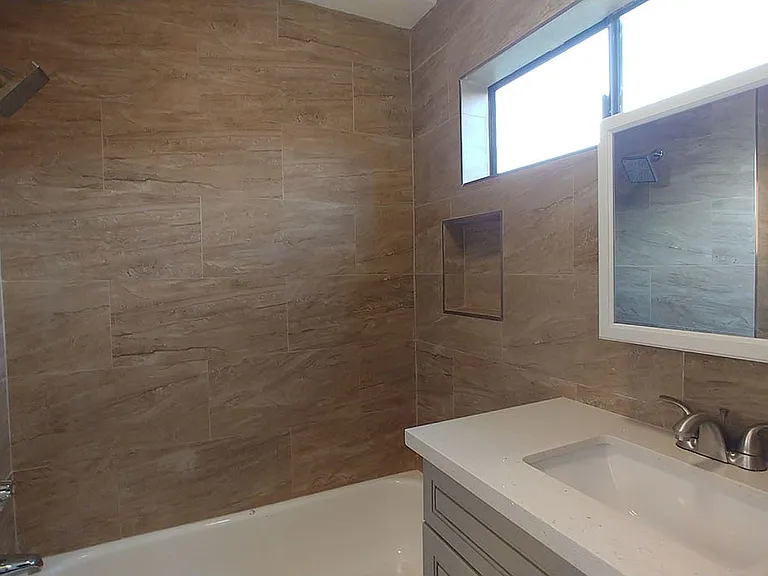 Five Star Suites — Photo 62