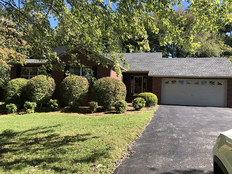 125 Old Qualls Rd — Photo 1