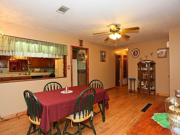 2nd image of 3402 N Susan Pl