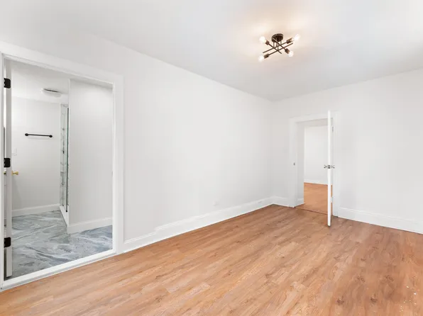 114 Oak Street image 29 of 41