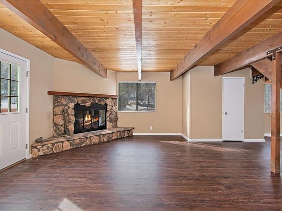 4th image of 1269 Siskiyou Dr