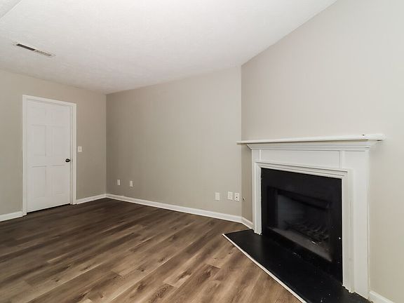 5th image of 876 Highland Ter NE