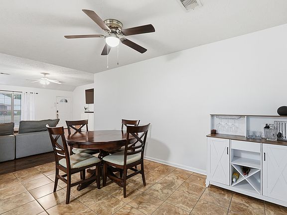 4th image of 44 Blair Dr