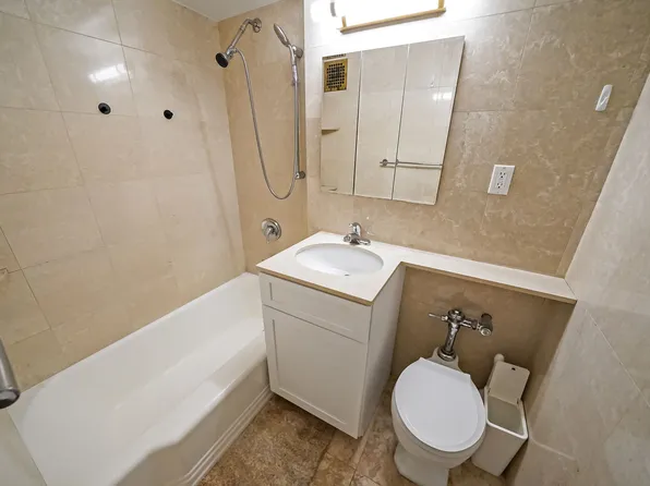 460 East 79th Street image 5 of 9