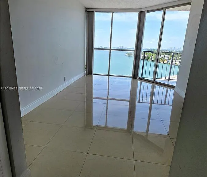 7601 E Treasure Dr #1516 — Photo 13