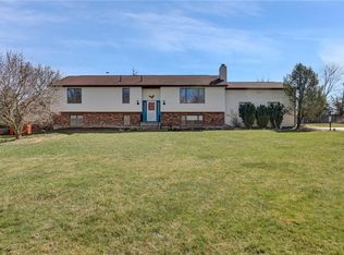 3 Hampton Ct, Rock Tavern, NY 12575
