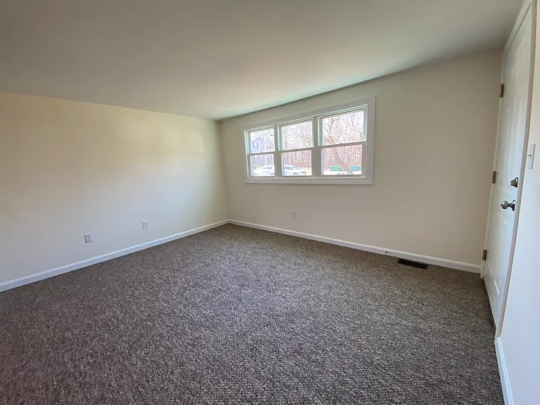 5 Dora Dr — Photo 7