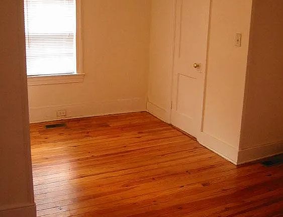 5th image of 131 1/2 W King St #1/2