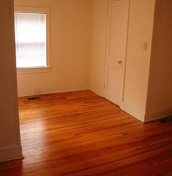 131 1/2 W King St #1/2 — Photo 8