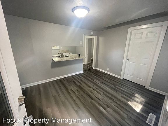 5th image of 231 W Follett St Unit B