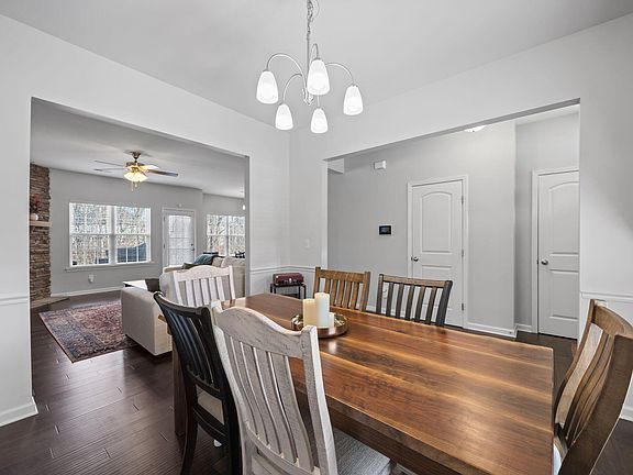 4th image of 293 Moonstone Ct