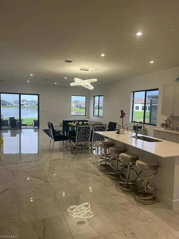 4 bed, 3.0 bath, 2256 sqft, $2,700 — Photo 3