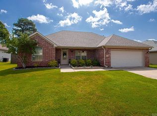 2914 Millbrook Dr, Benton, AR 72015