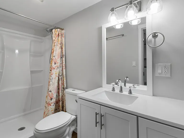 303 Jackson St #C — Photo 16