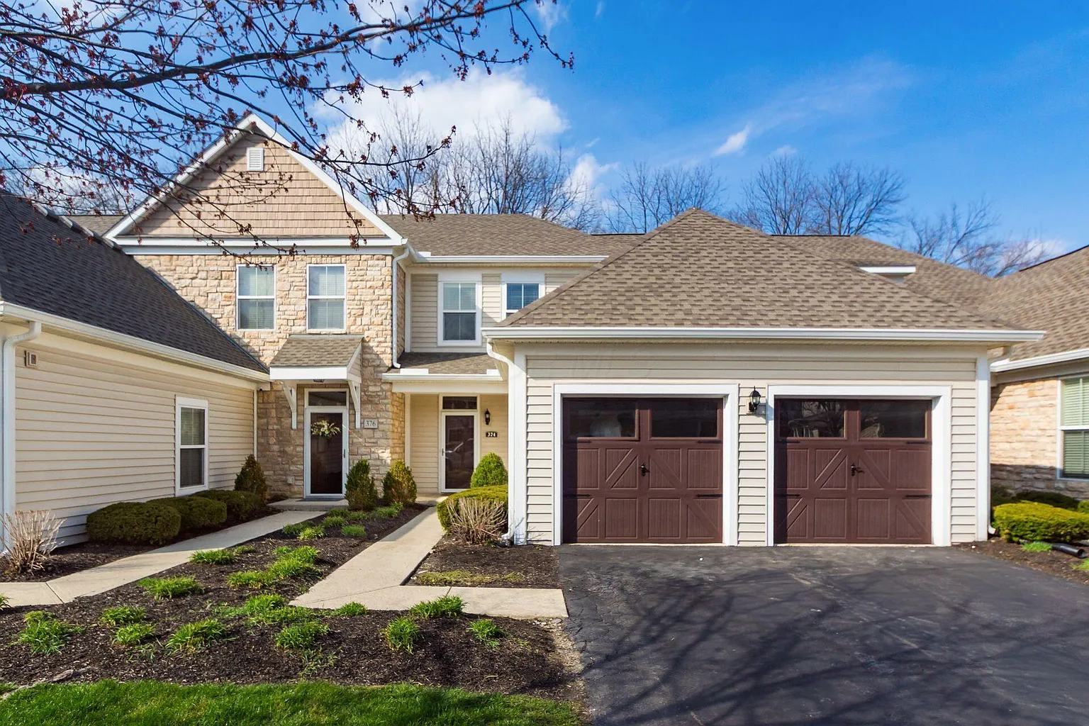 374 Westgreen Ln photo 1