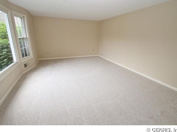 3rd image of 18 White Alder Cir