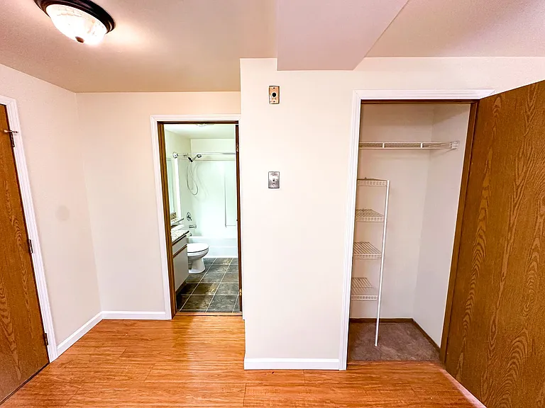 Tuscany Apartments — Photo 44