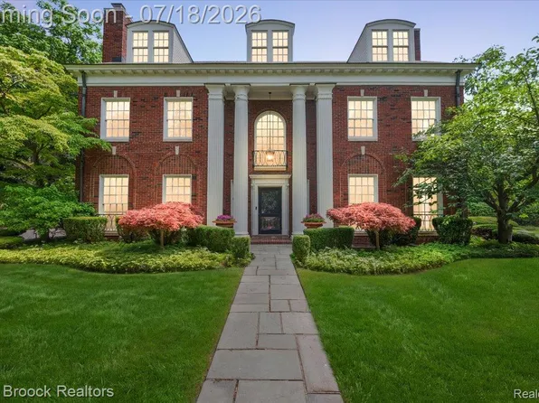 294 Lincoln Rd, Grosse Pointe, MI 48230