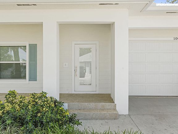 3rd image of 1004 SW 35th Street