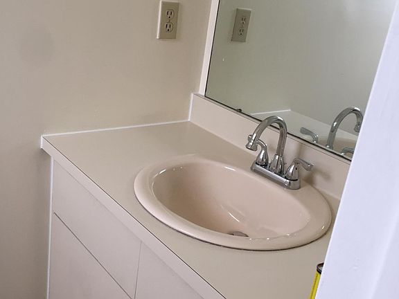 1/2 Bath