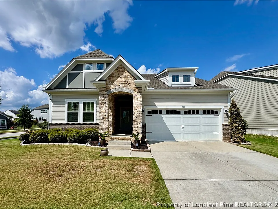 901 Sage Oak Ln