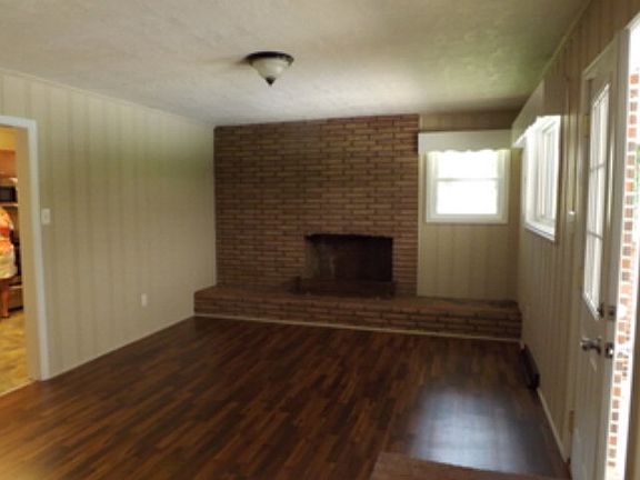 5th image of 228 Crescent Dr