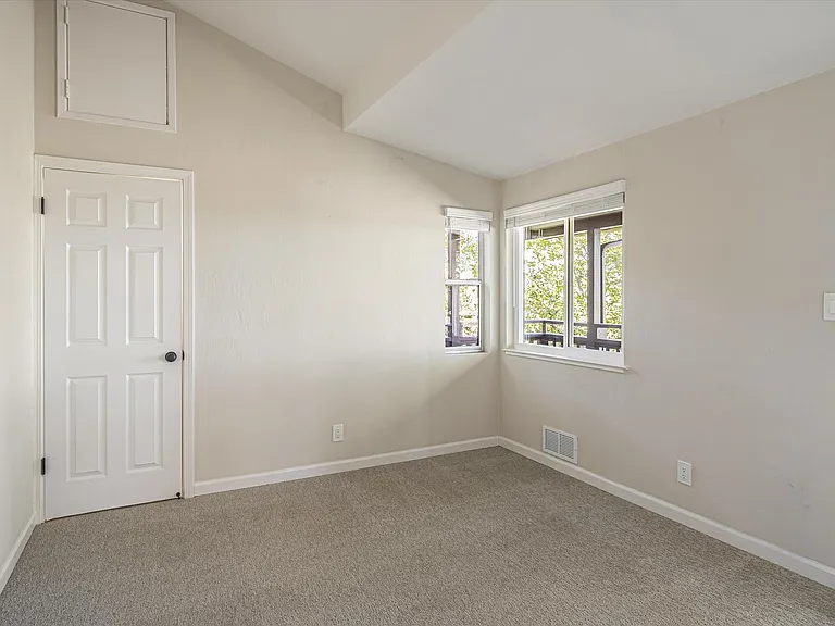 109 Cleland Ave — Photo 5