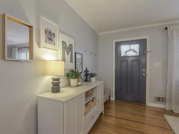 2nd image of 8411 Beverly Dr