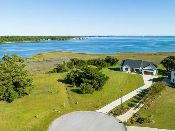 113 Indian Shores Court, Newport, NC 28570