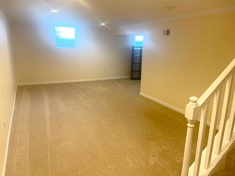 1305 Pleasant Valley Dr — Photo 13