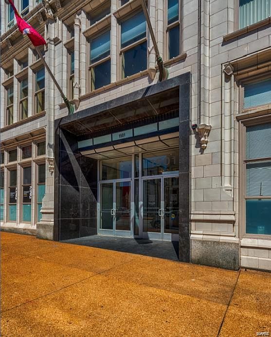 1st image of 1501 Locust 401