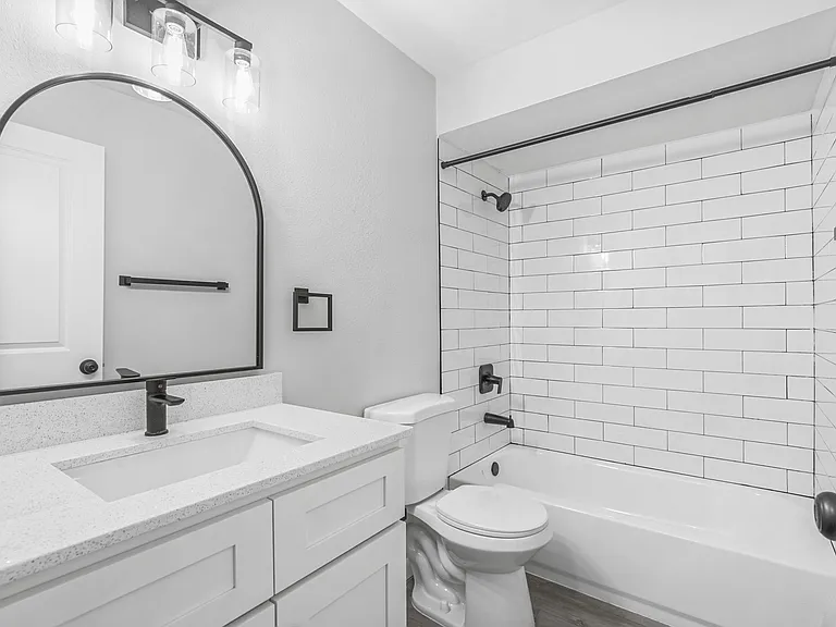 Bella Sol Apartments — Photo 26