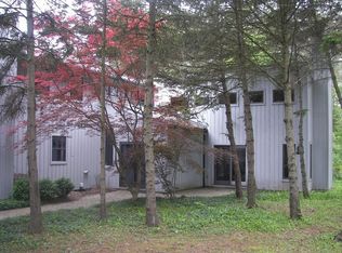 567 Smith Rd, Pittsford, NY 14534