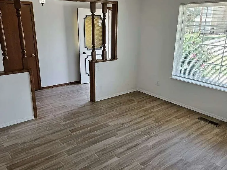 4705 NW 75th St — Photo 5