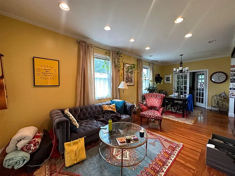 25 Thacher St #1 — Photo 4