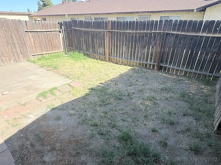 2425 Westholme Blvd — Photo 36