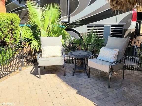 5th image of 8175 Arville St #305