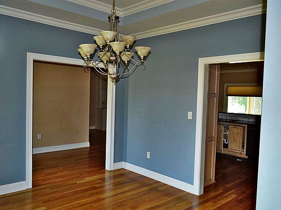 4th image of 3636 Amherst Ave