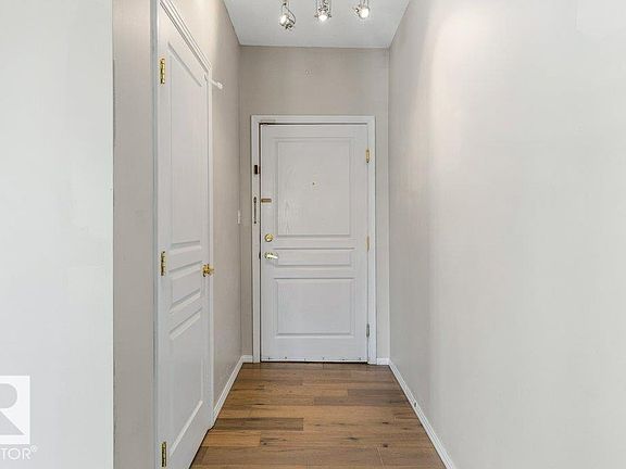 4th image of 10033 110th St NW #202
