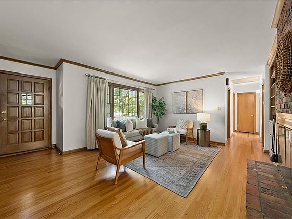 3rd image of 5615 W 78th Ter