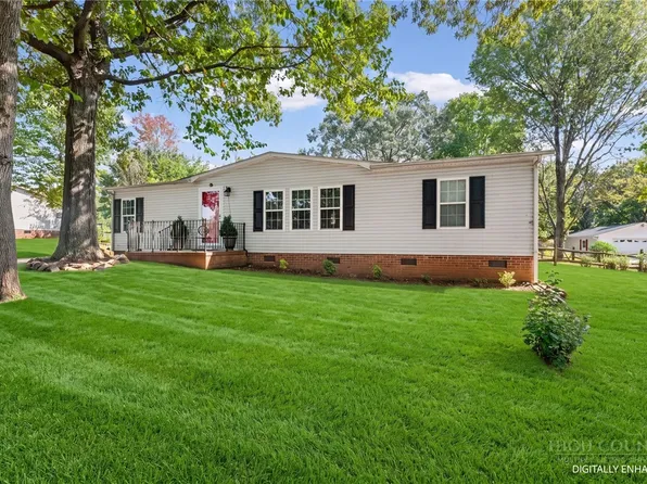 121 Regatta Lane, Mooresville, NC 28115