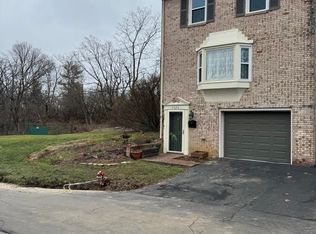 3220 Kirklevington Dr, Lexington, KY 40517