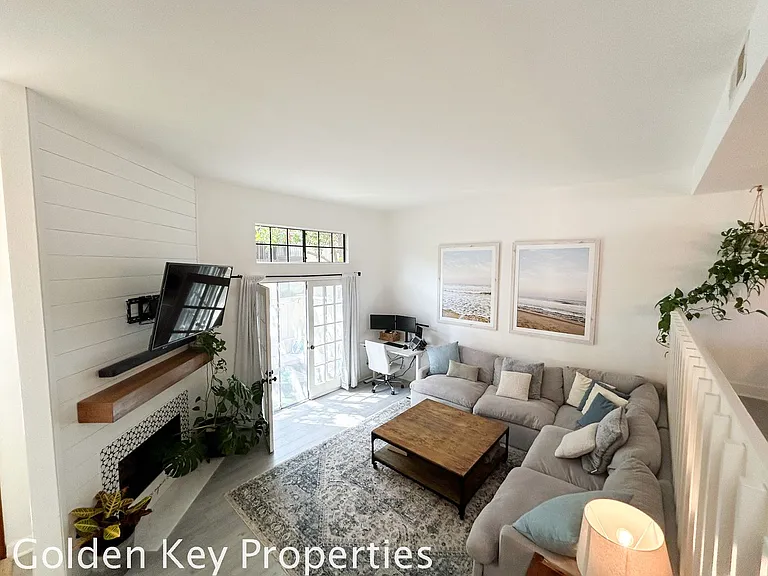 2372 Altisma Way #B — Photo 9