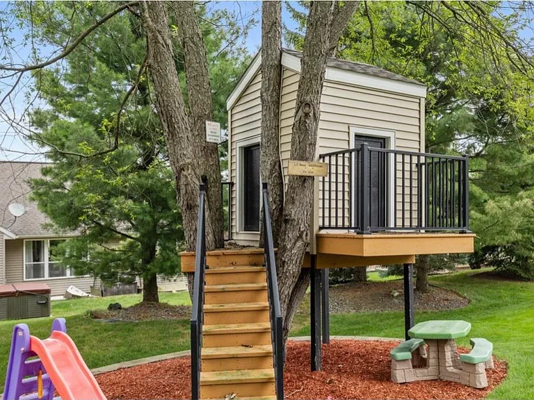 61 Greystone Ct NE — Photo 25
